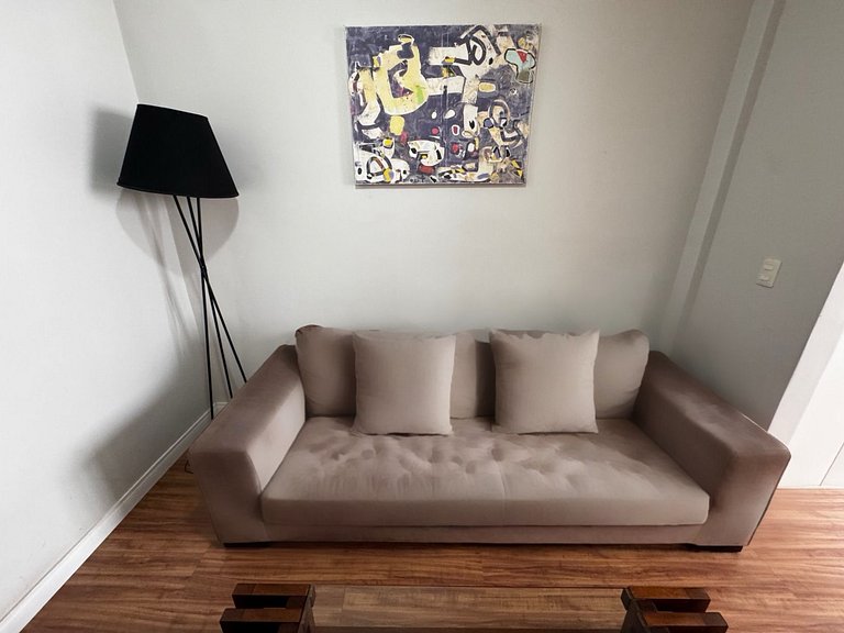 Leblon dos Sonhos: Quarto/Sala a passos da Ataulfo