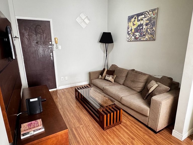 Leblon dos Sonhos: Quarto/Sala a passos da Ataulfo