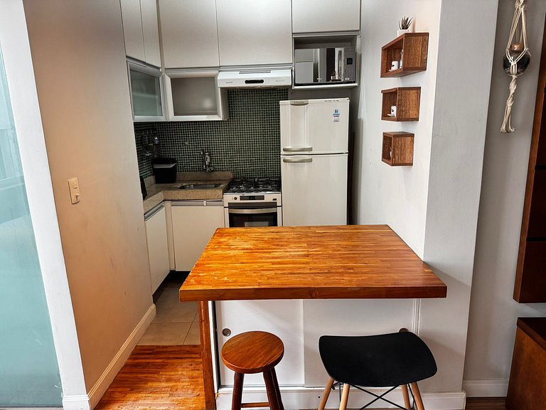 Leblon dos Sonhos: Quarto/Sala a passos da Ataulfo