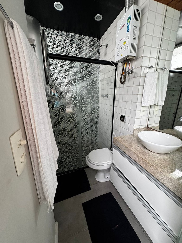 Leblon dos Sonhos: Quarto/Sala a passos da Ataulfo