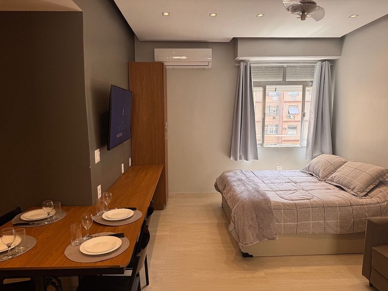 Espetacular apt quadra praia Copacabana Oásis