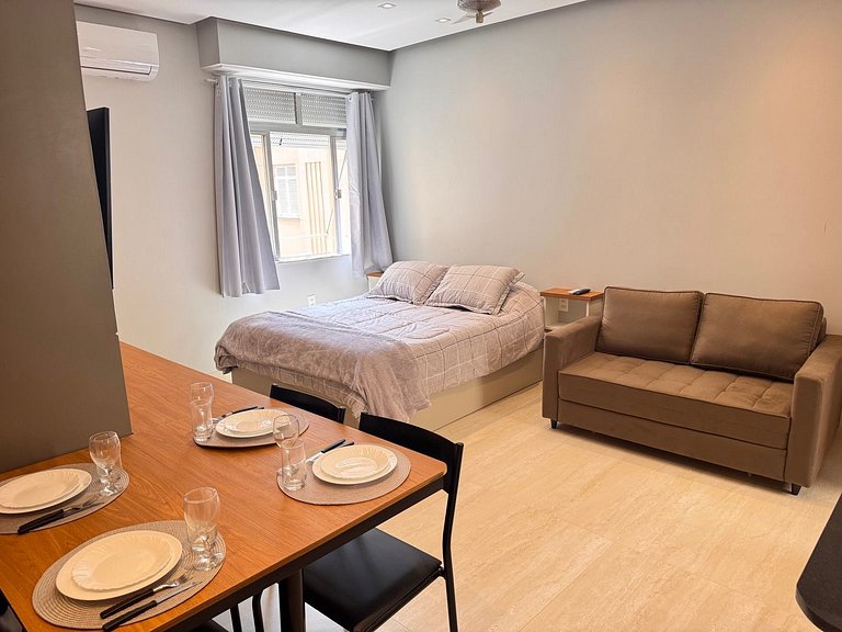 Espetacular apt quadra praia Copacabana Oásis