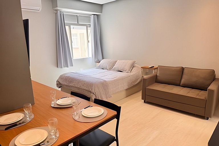 Espetacular apt quadra praia Copacabana Oásis