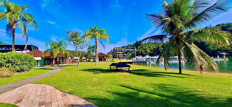 Flat de Luxo no Costabella Marina Resort Angra