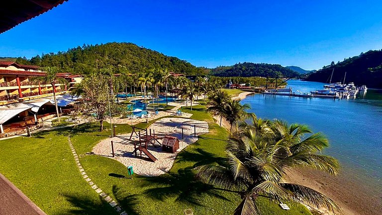 Flat de Luxo no Costabella Marina Resort Angra