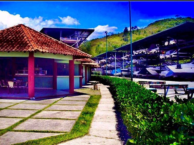 Flat de Luxo no Costabella Marina Resort Angra