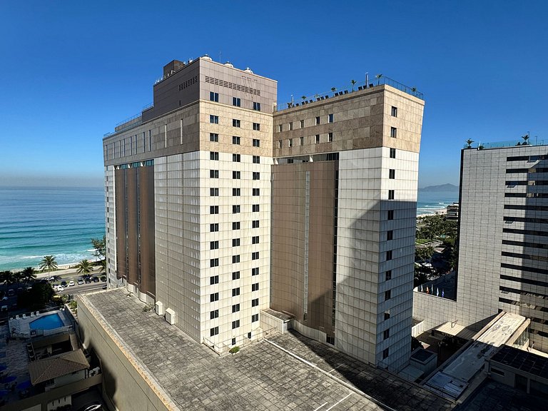 Apto Barra Palace frente praia posto 3